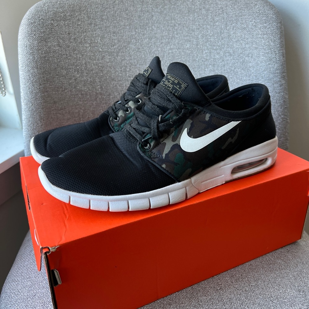 RARE Nike SB Air Max Stefan Janoski - MENS 9.5